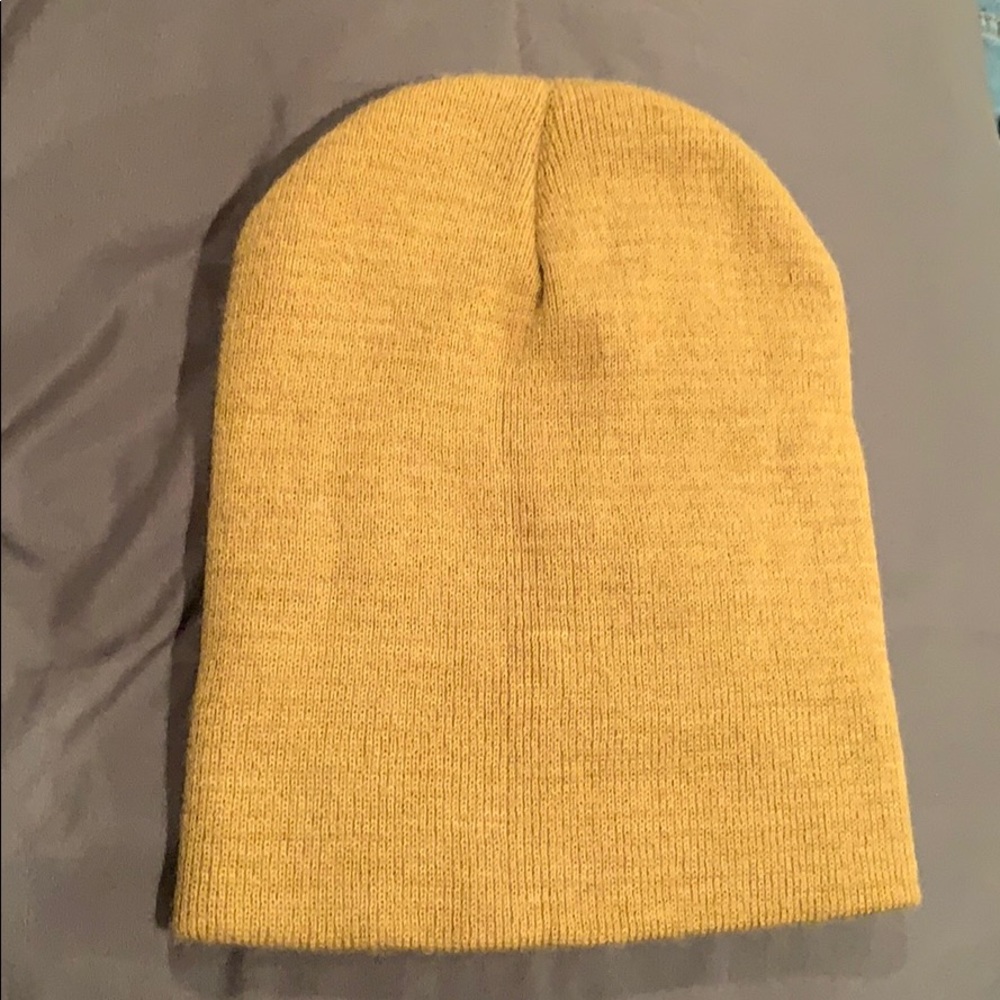 Nude/camel beanie